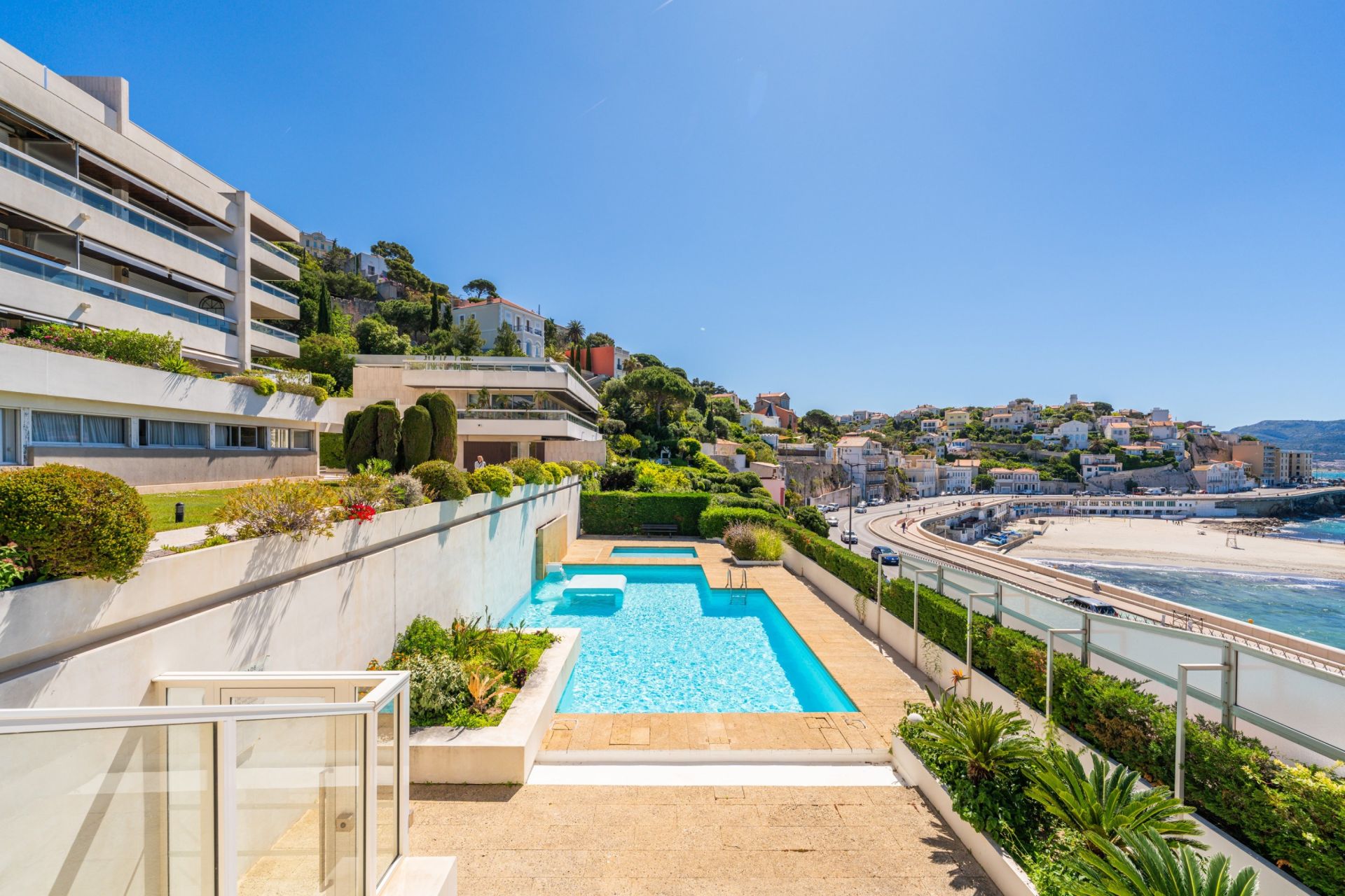 luxury apartment 3 Rooms for sale on MARSEILLE (13007)