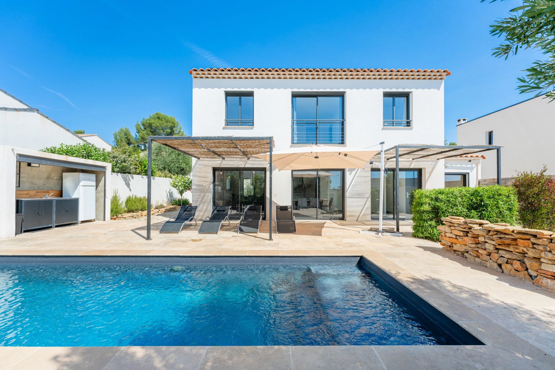 contemporary house 5 Rooms for sale on LA CIOTAT (13600)