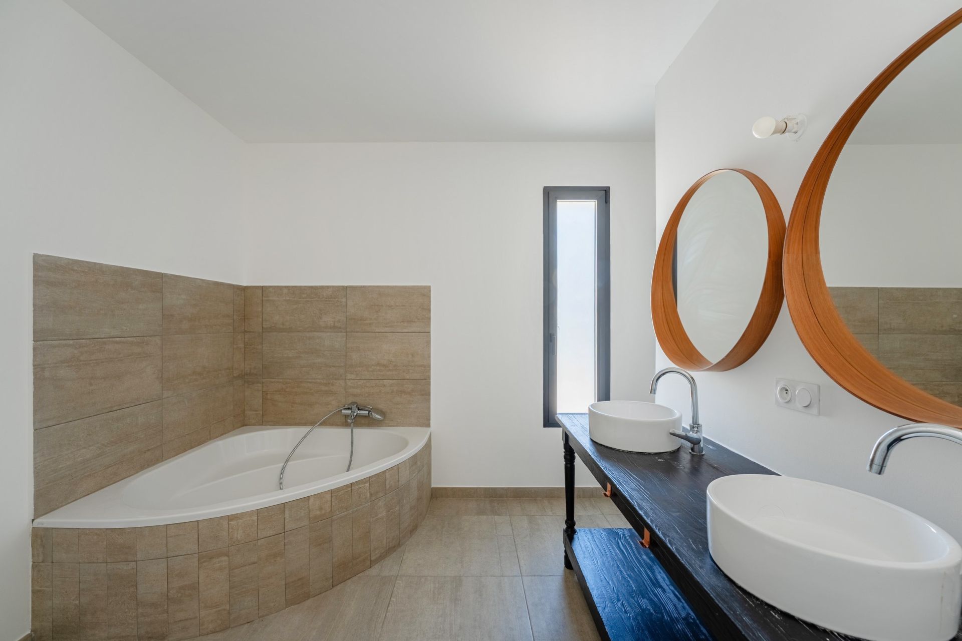 maison contemporaine 5 Pièces en vente sur LA CIOTAT (13600)