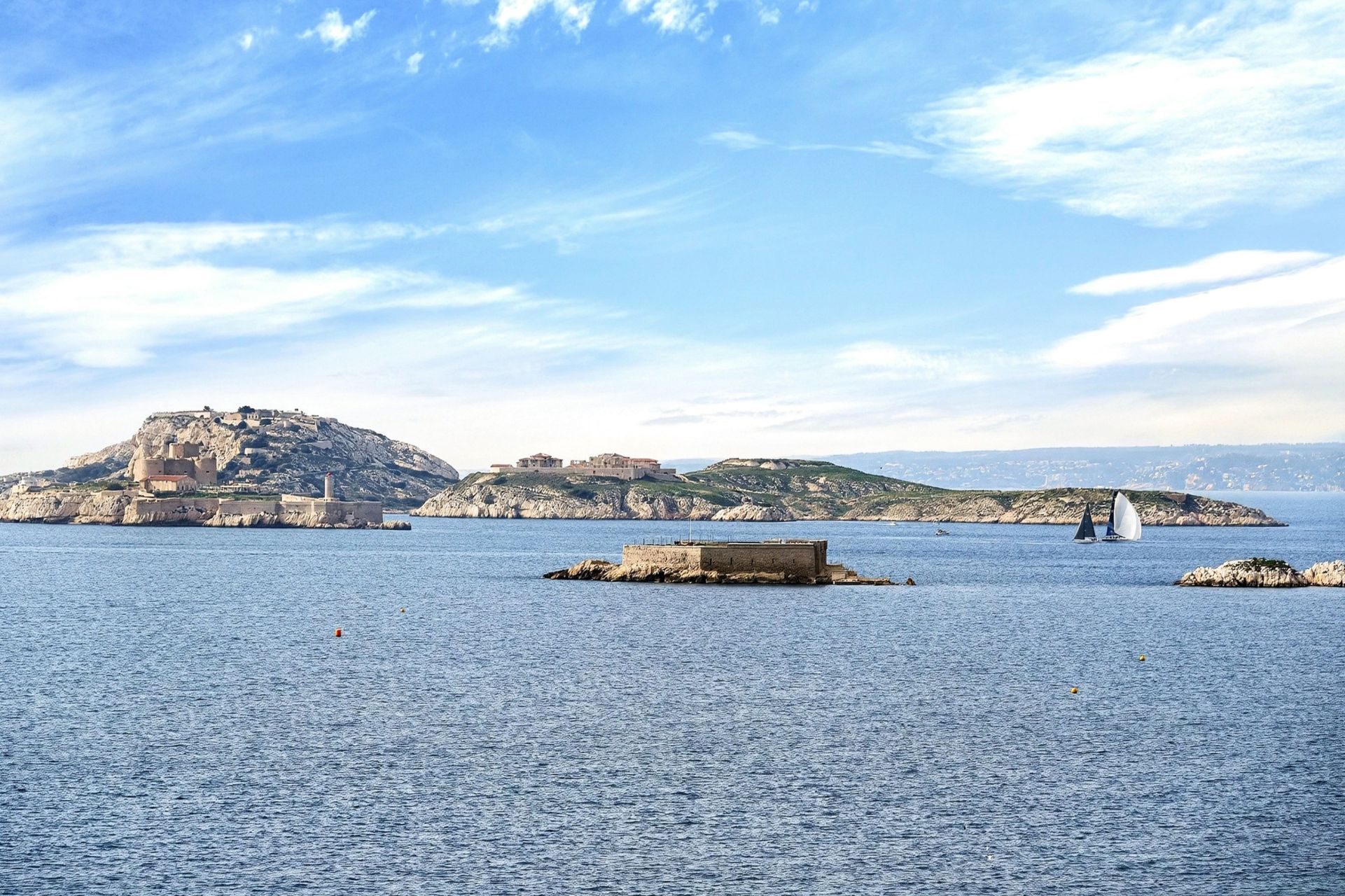 luxury house 5 Rooms for sale on MARSEILLE (13007)