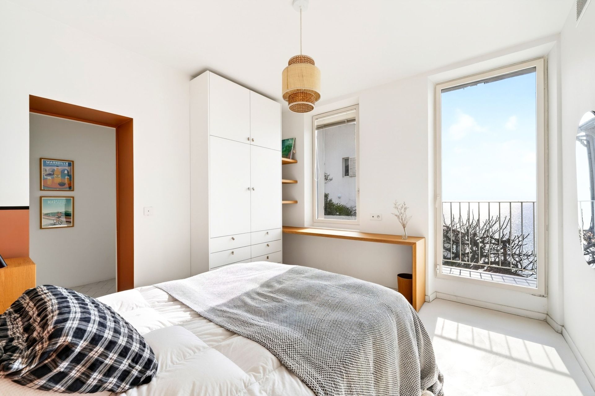 luxury house 5 Rooms for sale on MARSEILLE (13007)