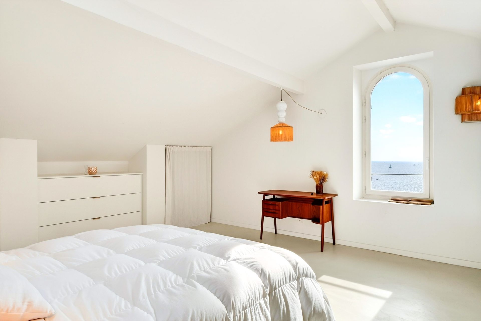 luxury house 5 Rooms for sale on MARSEILLE (13007)