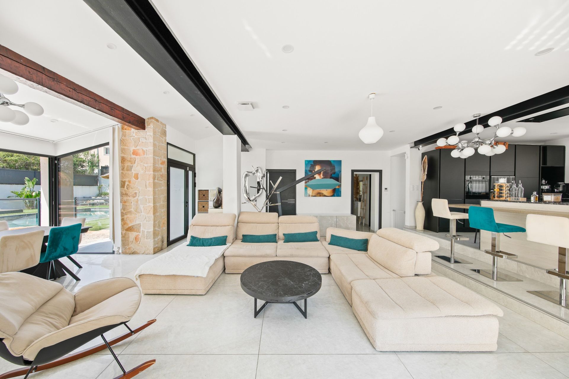 luxury house 7 Rooms for sale on LA CADIERE D AZUR (83740)