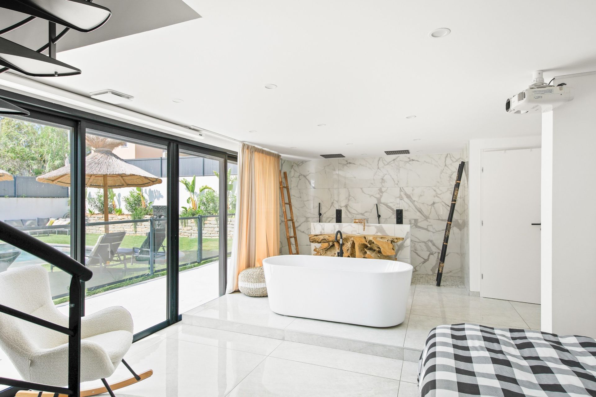maison de luxe 7 Pièces en vente sur LA CADIERE D AZUR (83740)