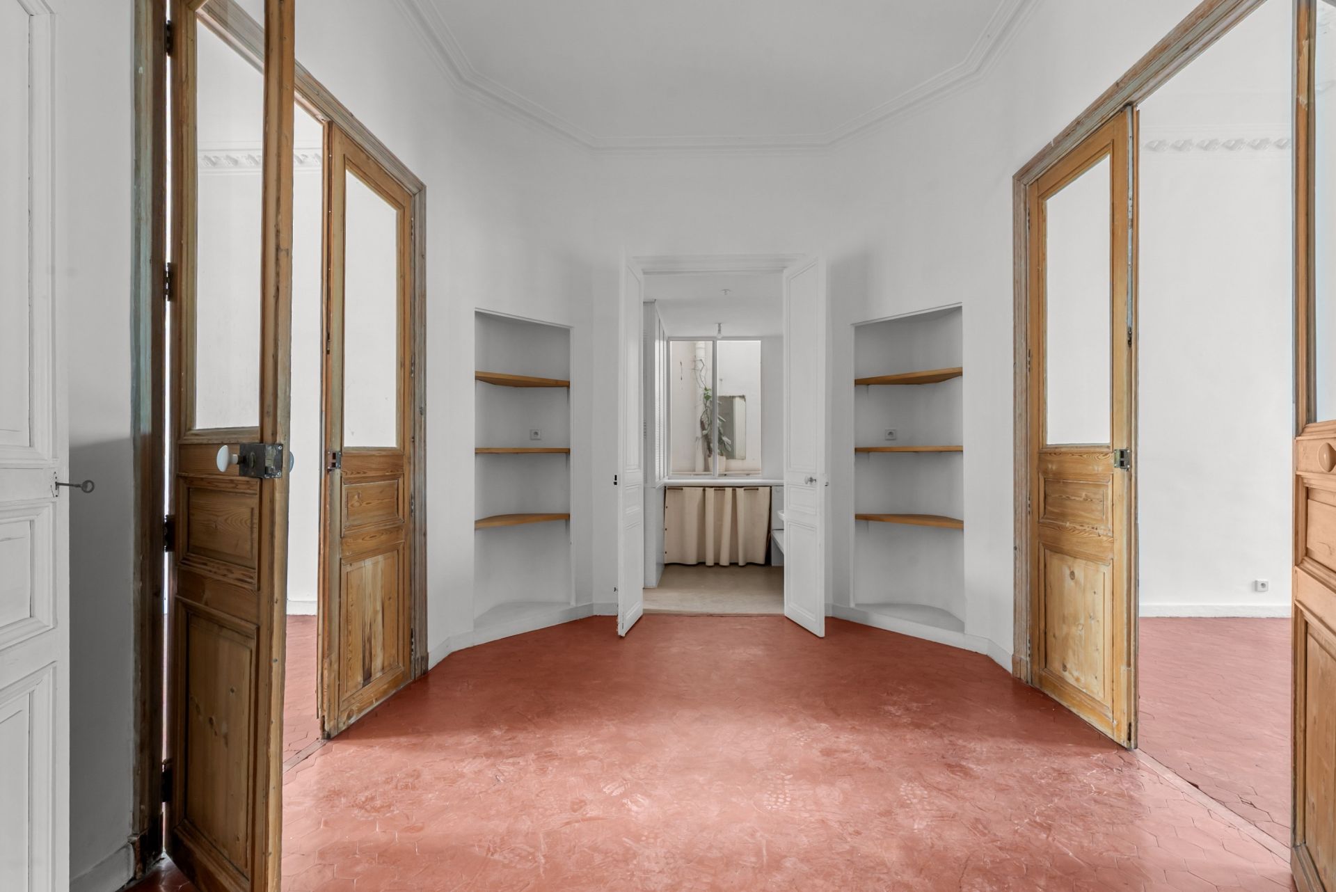 luxury apartment 6 Rooms for rent on MARSEILLE (13006)