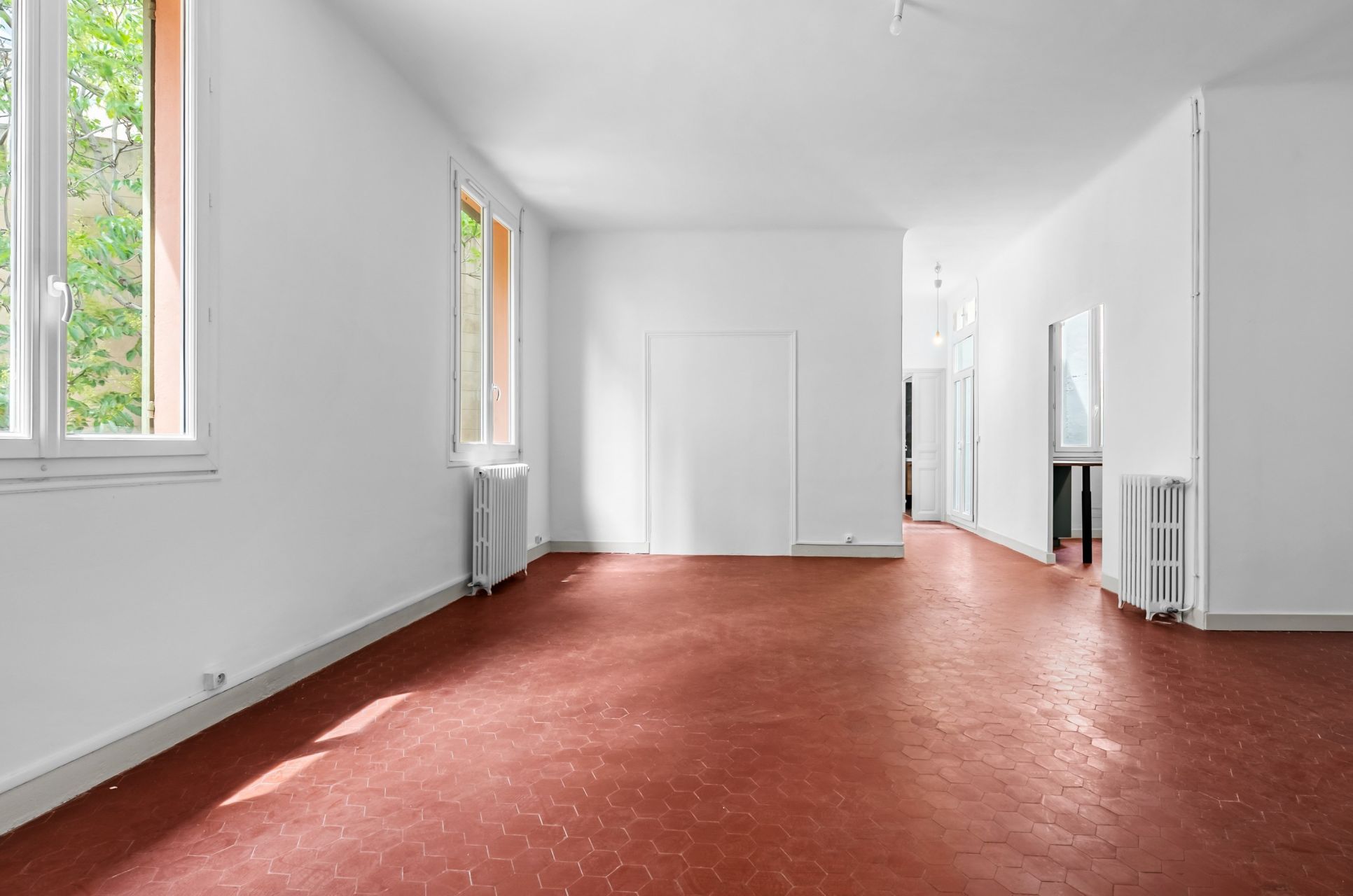 luxury apartment 4 Rooms for rent on MARSEILLE (13006)