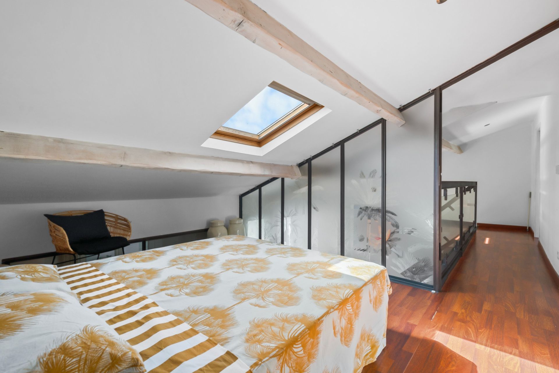 luxury apartment 4 Rooms for sale on MARSEILLE (13007)