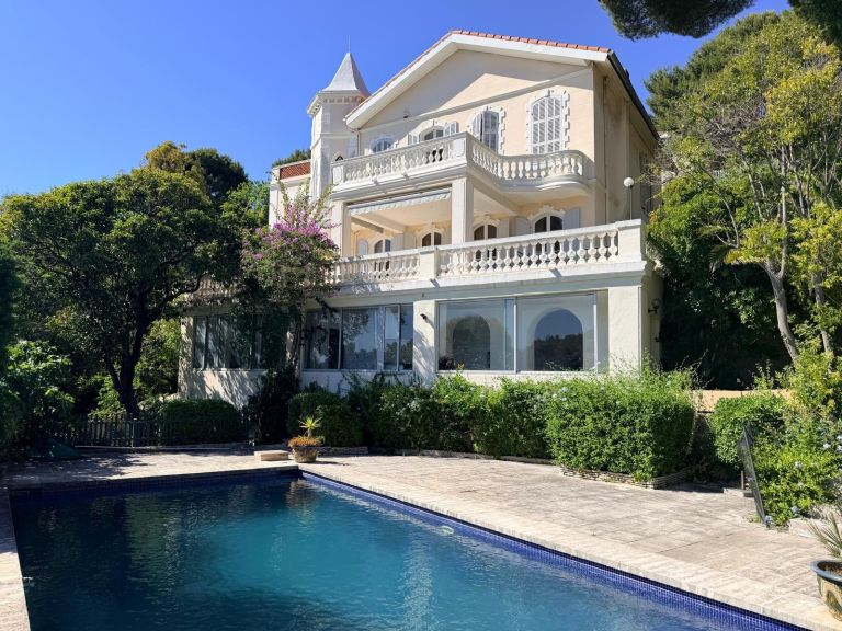 maison de maître 7 Pièces en vente sur MARSEILLE (13007)