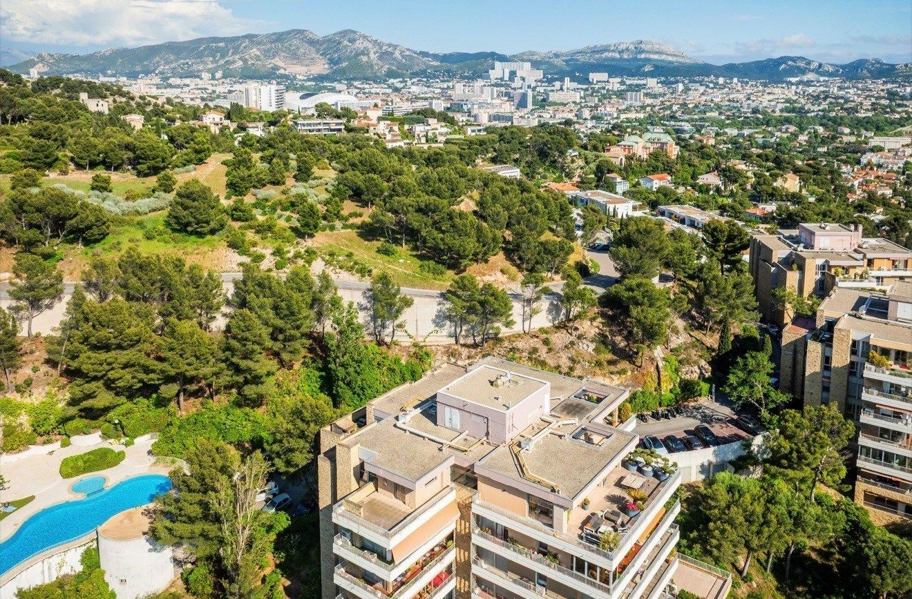 luxury apartment 2 Rooms for rent on MARSEILLE (13007)