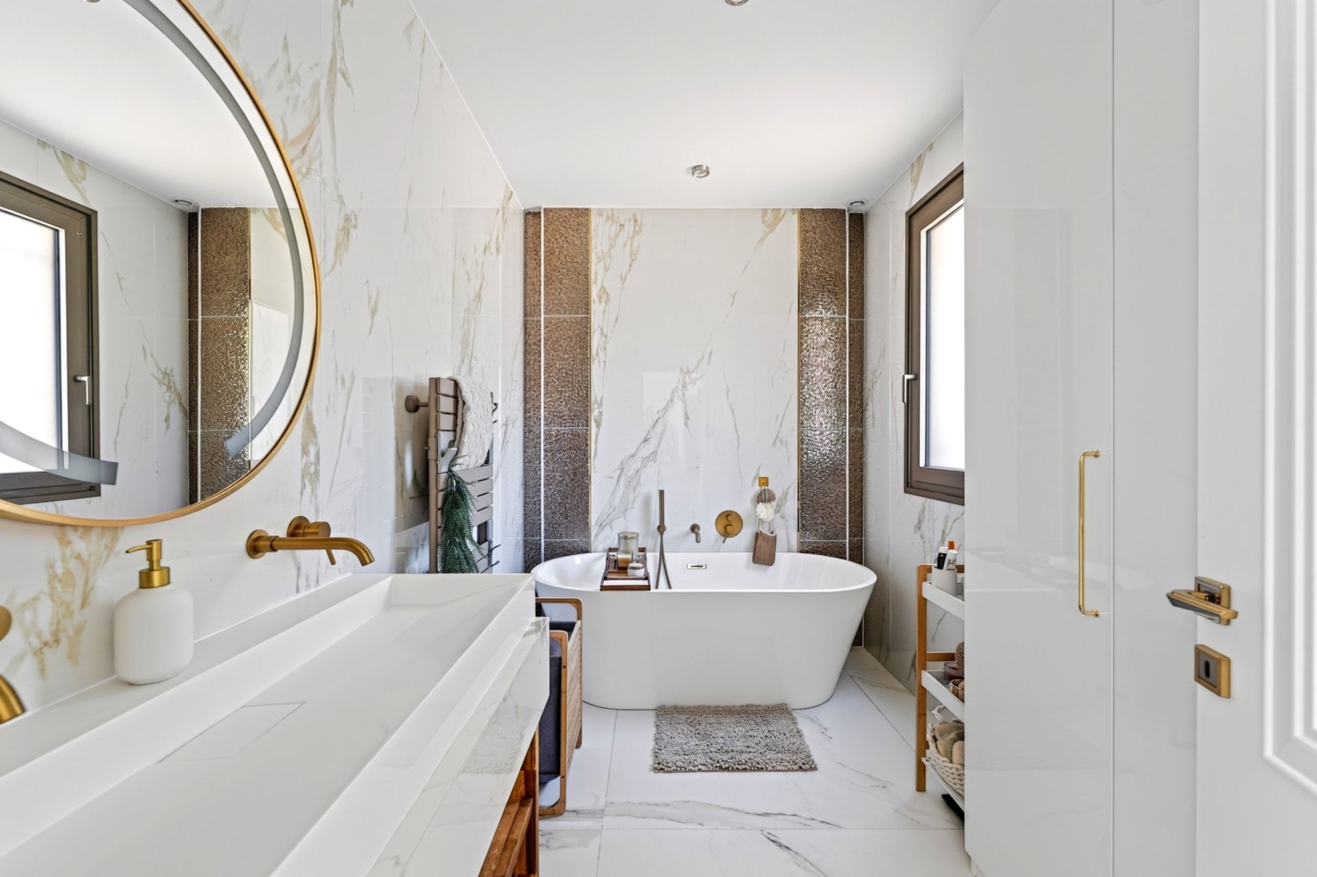 luxury villa 8 Rooms for sale on MARSEILLE (13012)