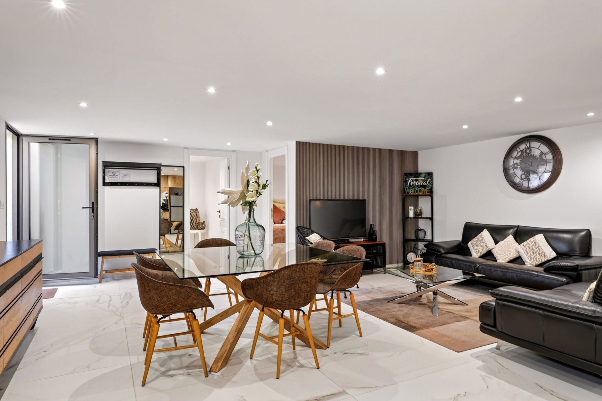 luxury villa 8 Rooms for sale on MARSEILLE (13012)