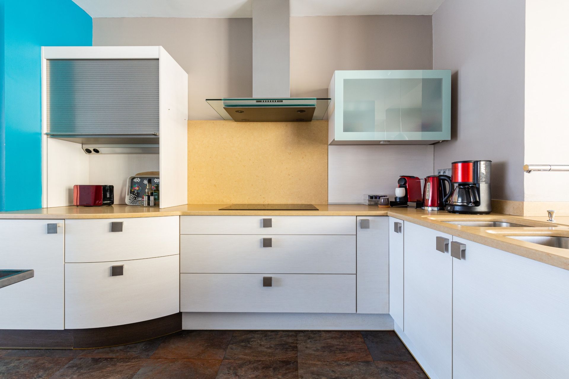 luxury apartment 4 Rooms for rent on MARSEILLE (13002)