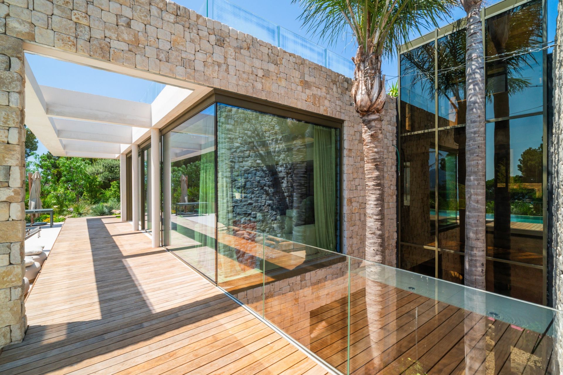 maison d'architecte 8 Pièces en location sur MARSEILLE (13007)