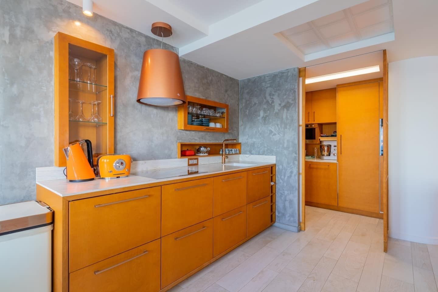 luxury apartment 5 Rooms for rent on MARSEILLE (13007)