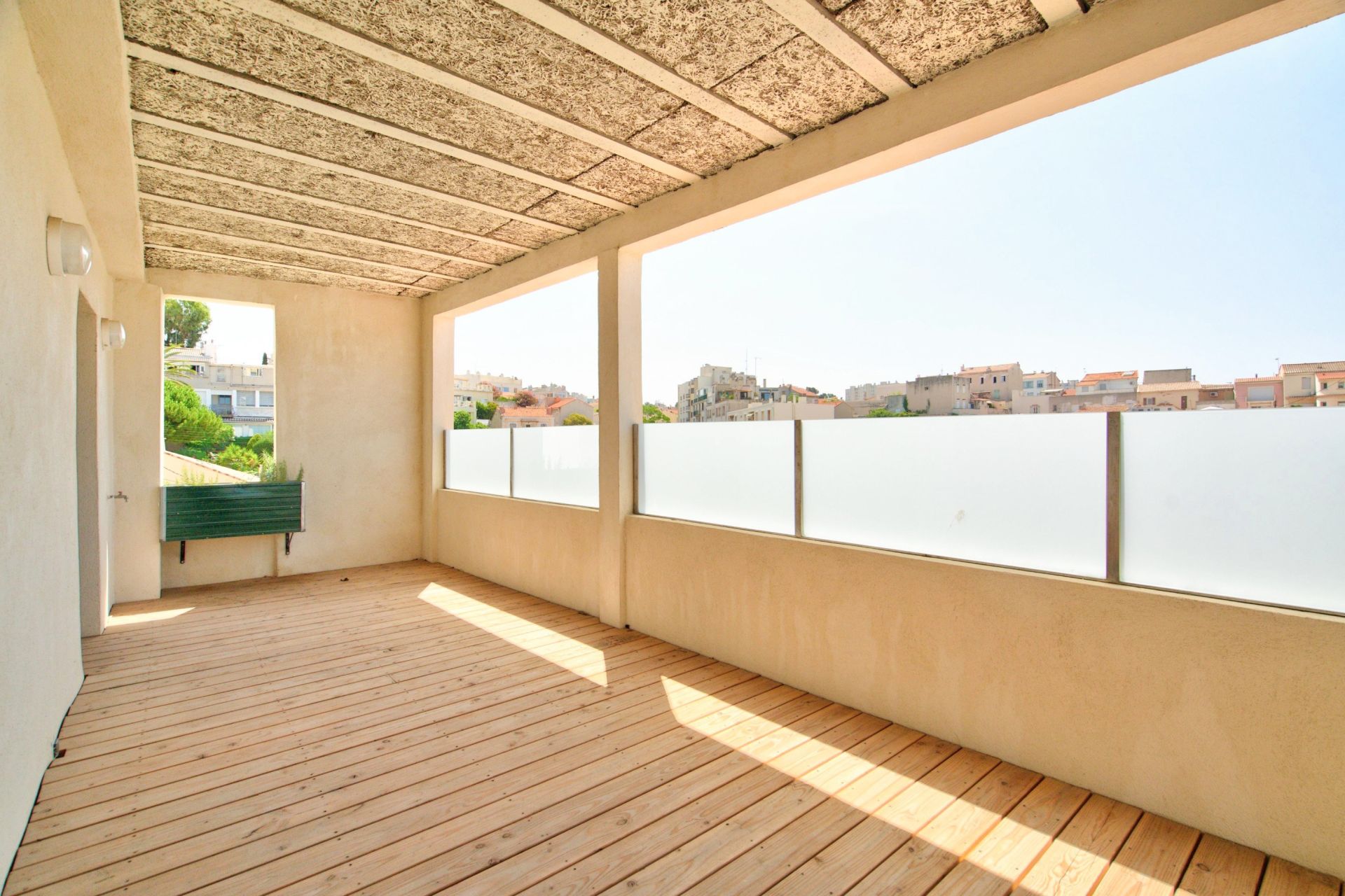 luxury duplex 3 Rooms for sale on MARSEILLE (13007)