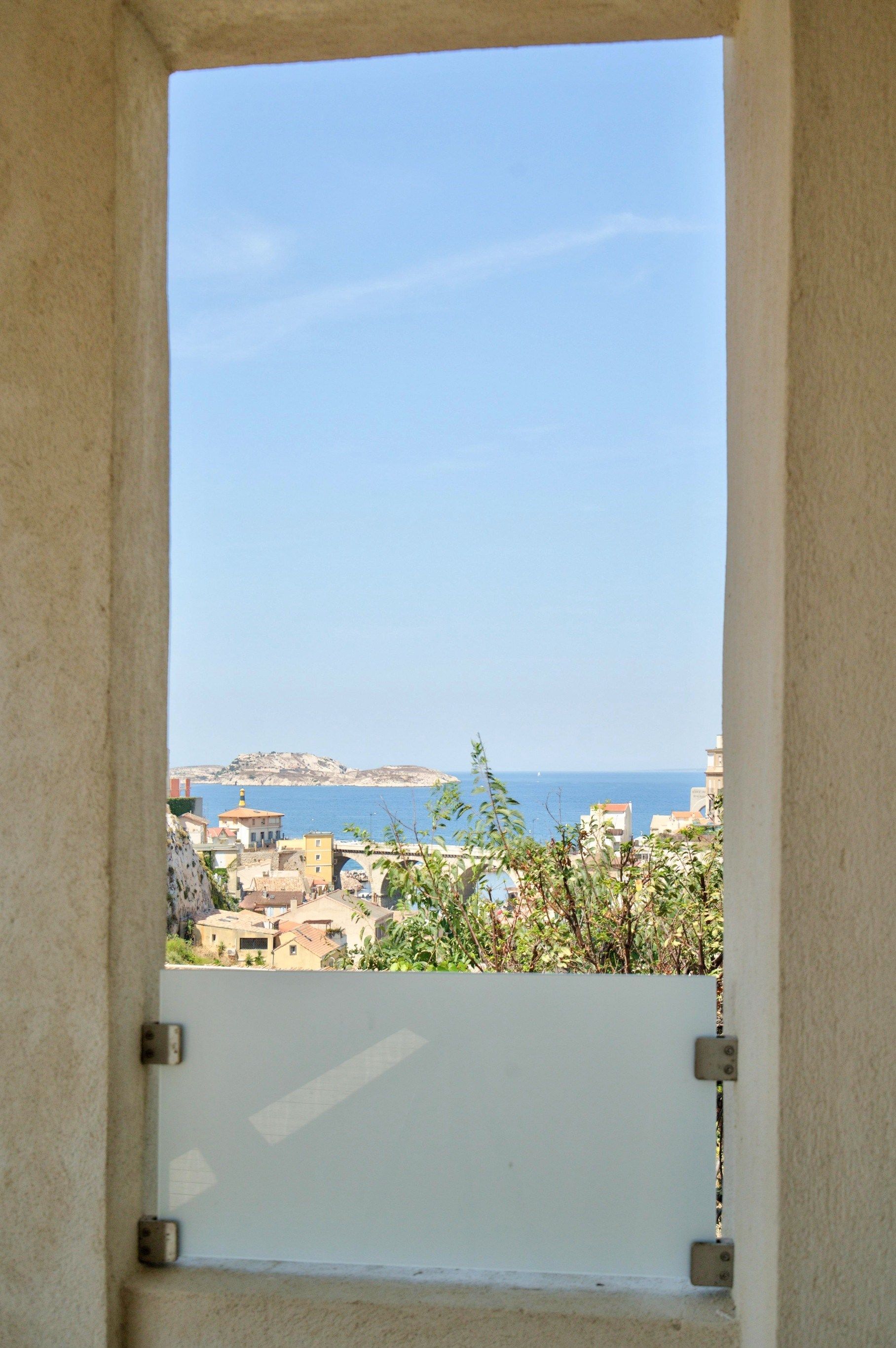 luxury duplex 3 Rooms for sale on MARSEILLE (13007)