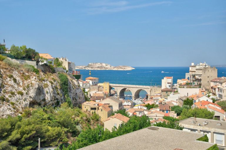 luxury duplex 3 Rooms for sale on MARSEILLE (13007)