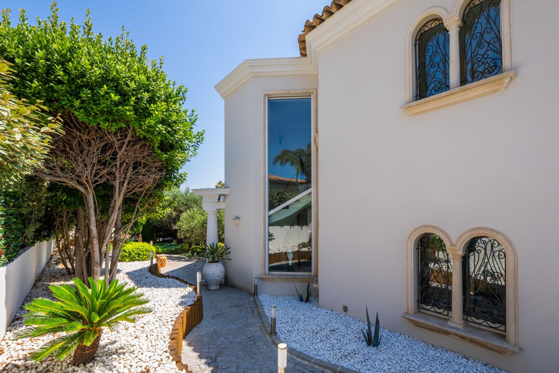 maison de luxe 10 Pièces en vente sur CARRY LE ROUET (13620)
