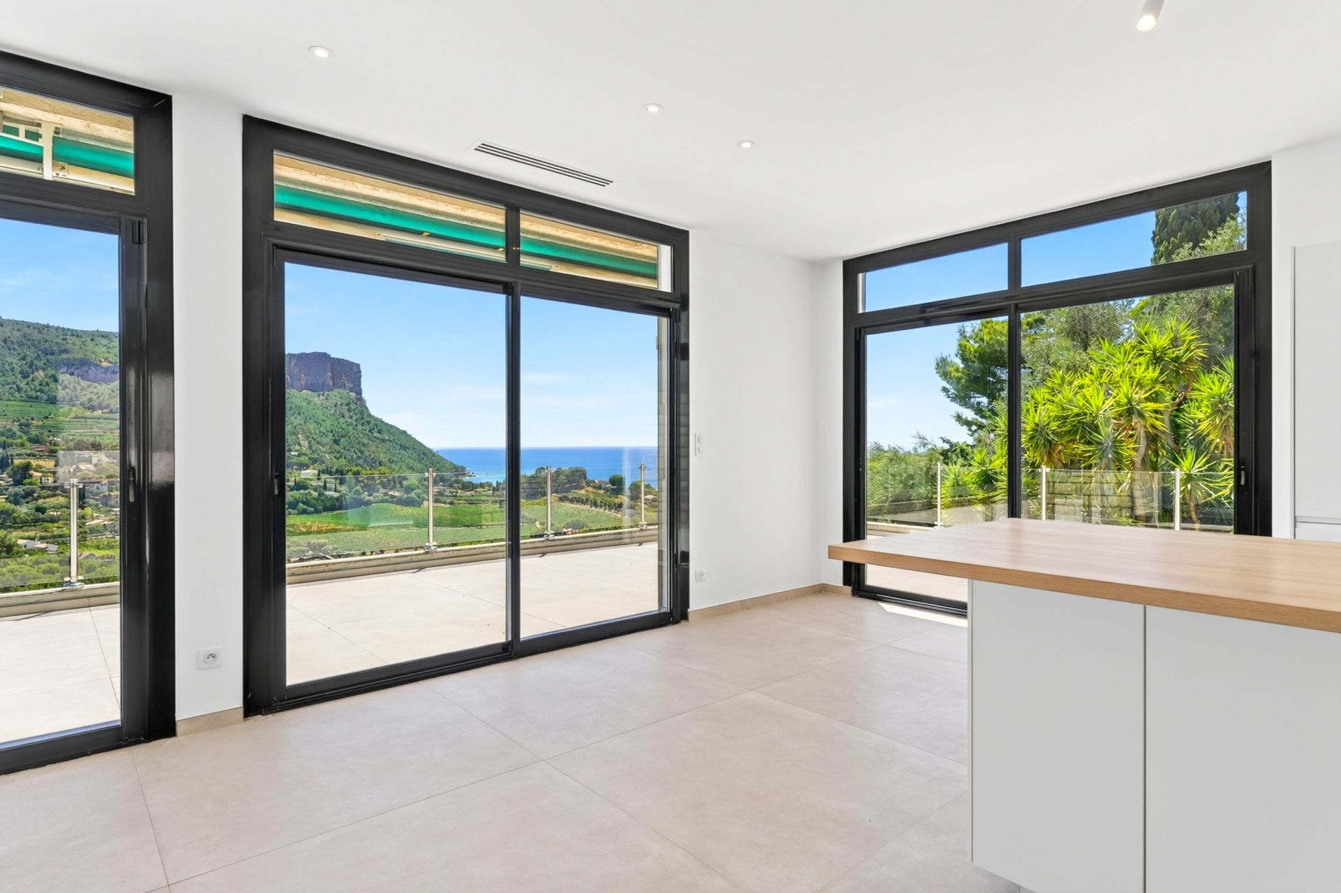 appartement de luxe 5 Pièces en location sur CASSIS (13260)