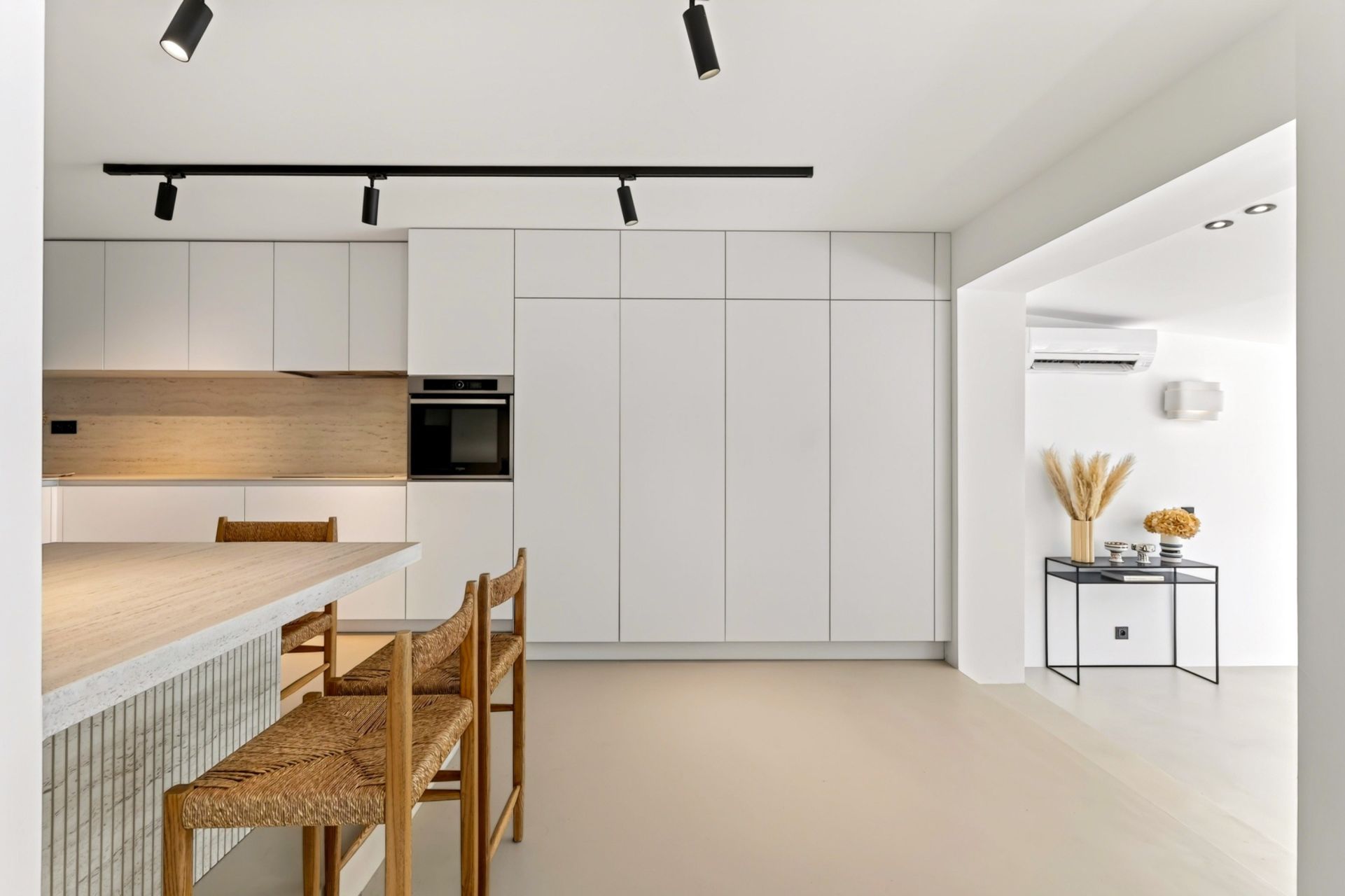 luxury house 6 Rooms for sale on MARSEILLE (13007)