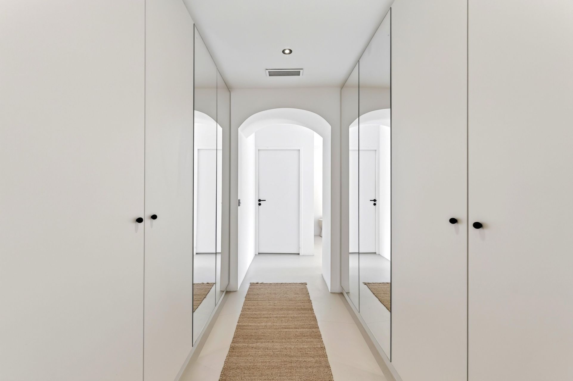 luxury house 6 Rooms for sale on MARSEILLE (13007)