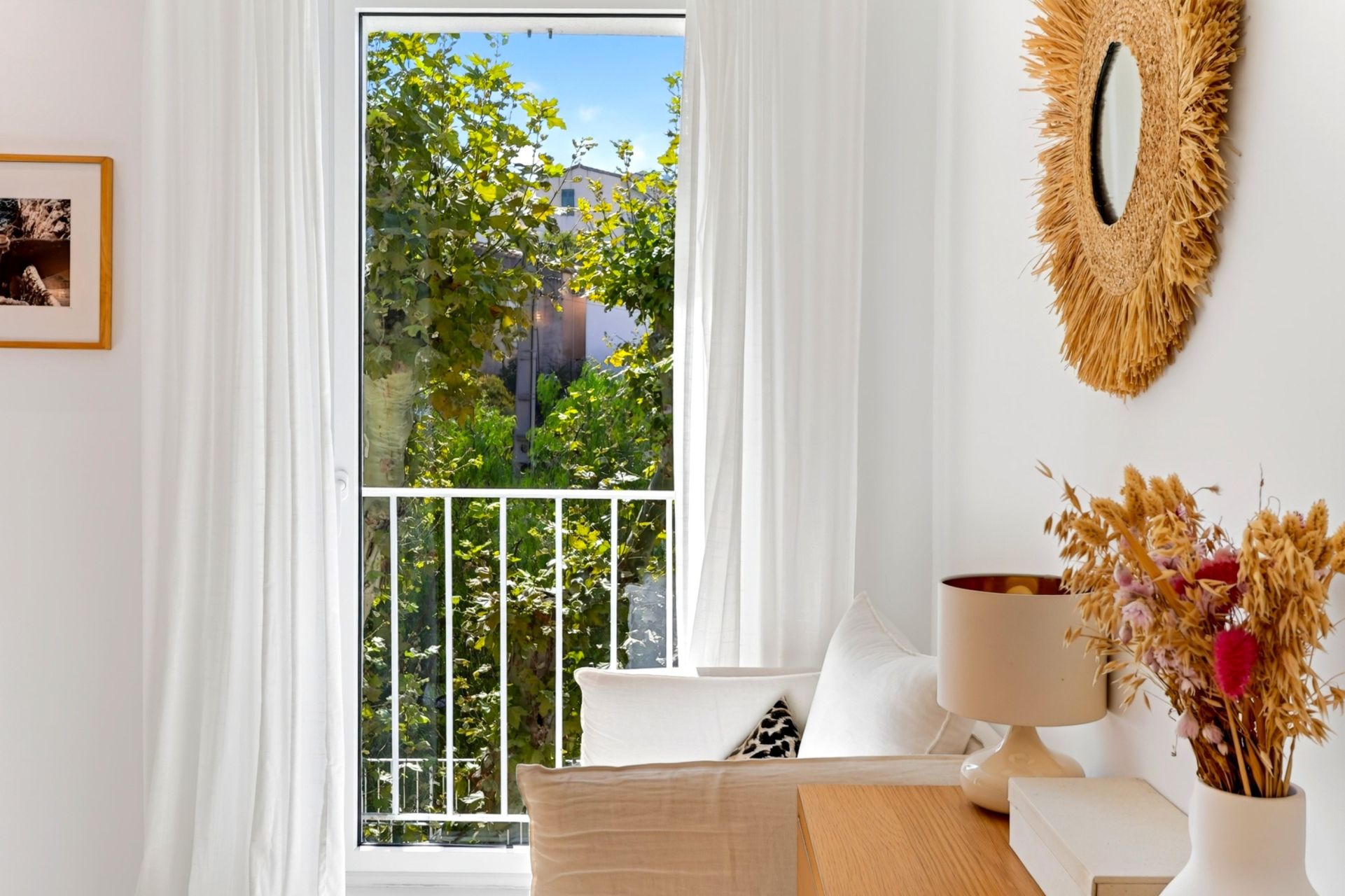 luxury house 6 Rooms for sale on MARSEILLE (13007)