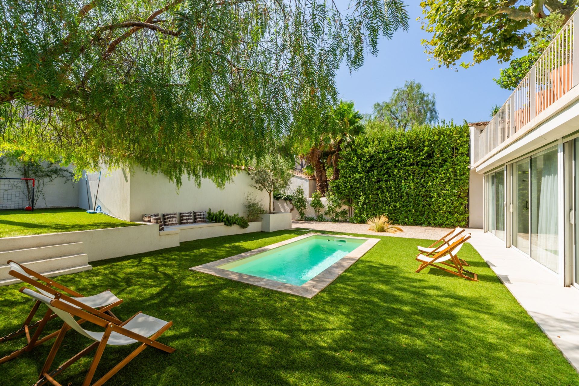 luxury house 6 Rooms for sale on MARSEILLE (13007)