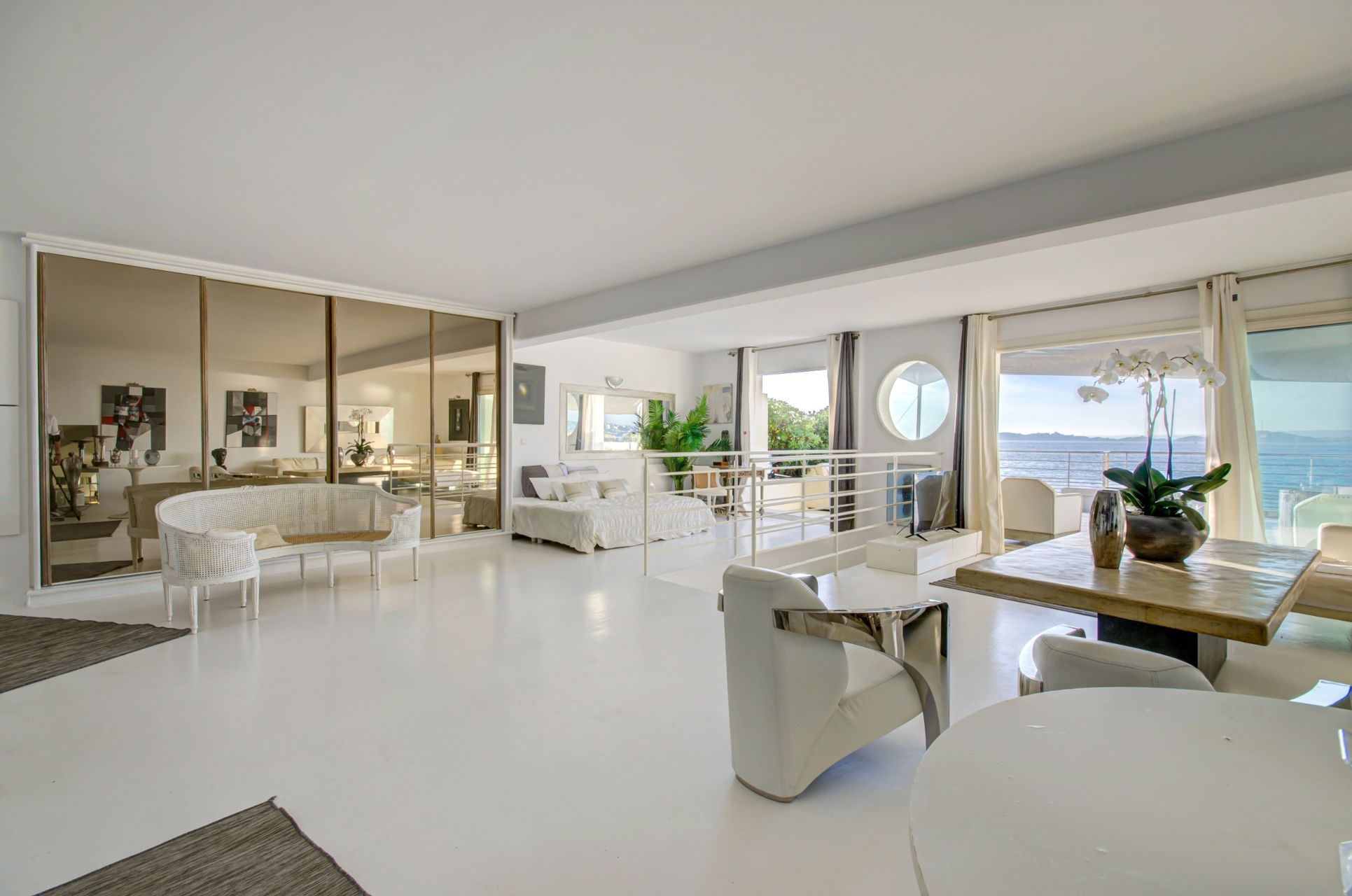duplex de luxe 3 Pièces en vente sur MARSEILLE (13008)