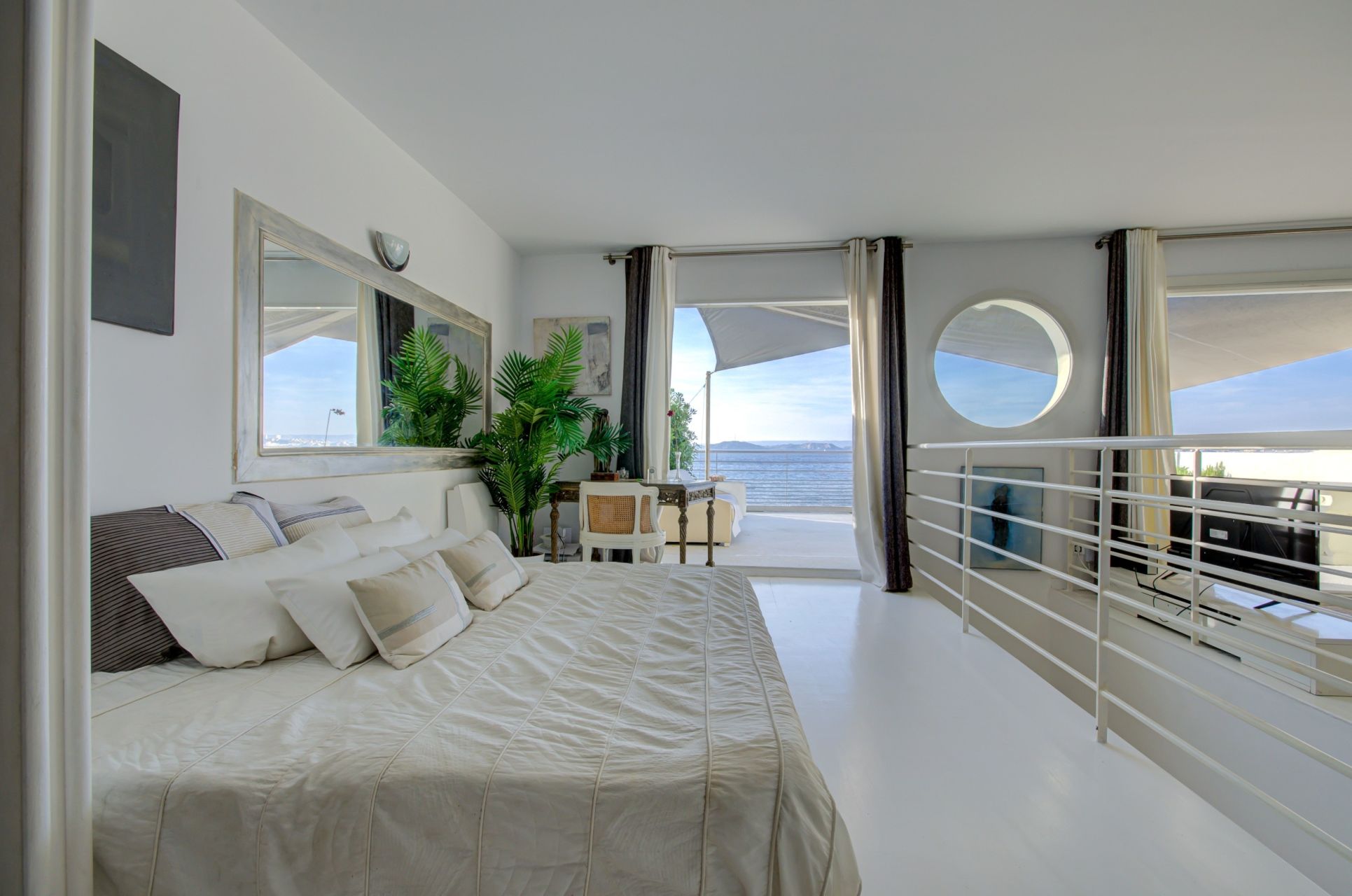duplex de luxe 3 Pièces en vente sur MARSEILLE (13008)