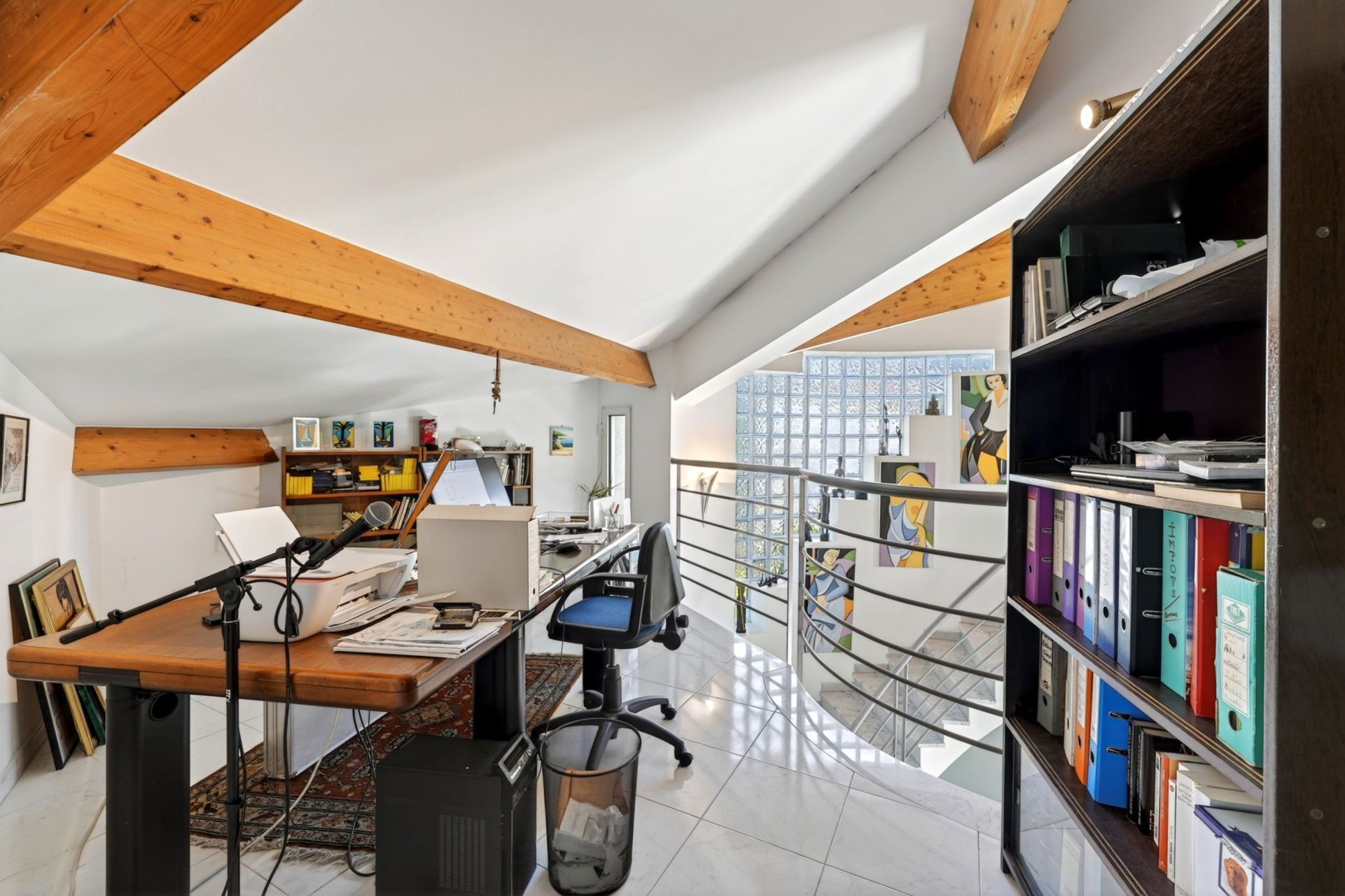 luxury house 6 Rooms for sale on MARSEILLE (13008)