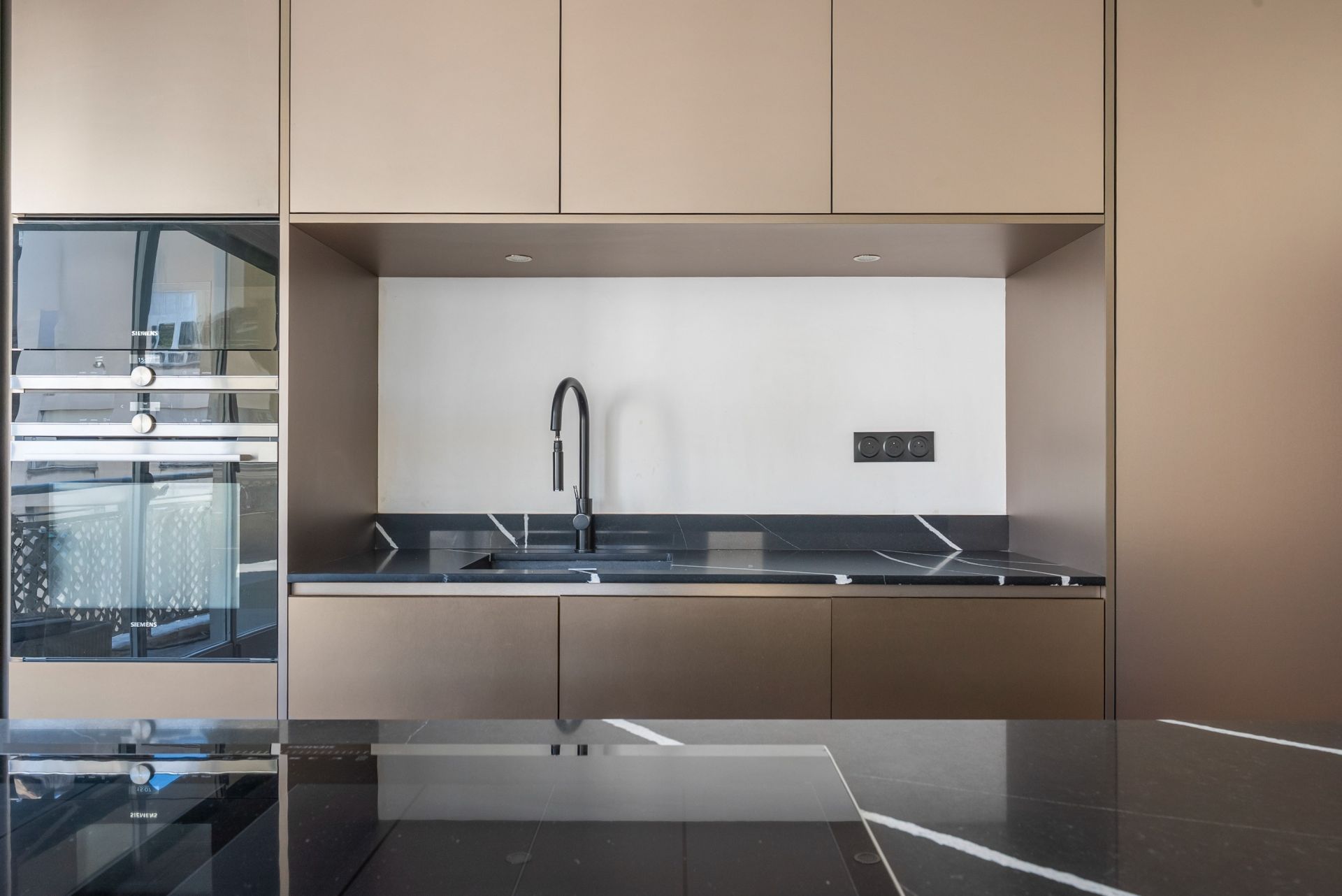 luxury apartment 5 Rooms for sale on MARSEILLE (13008)
