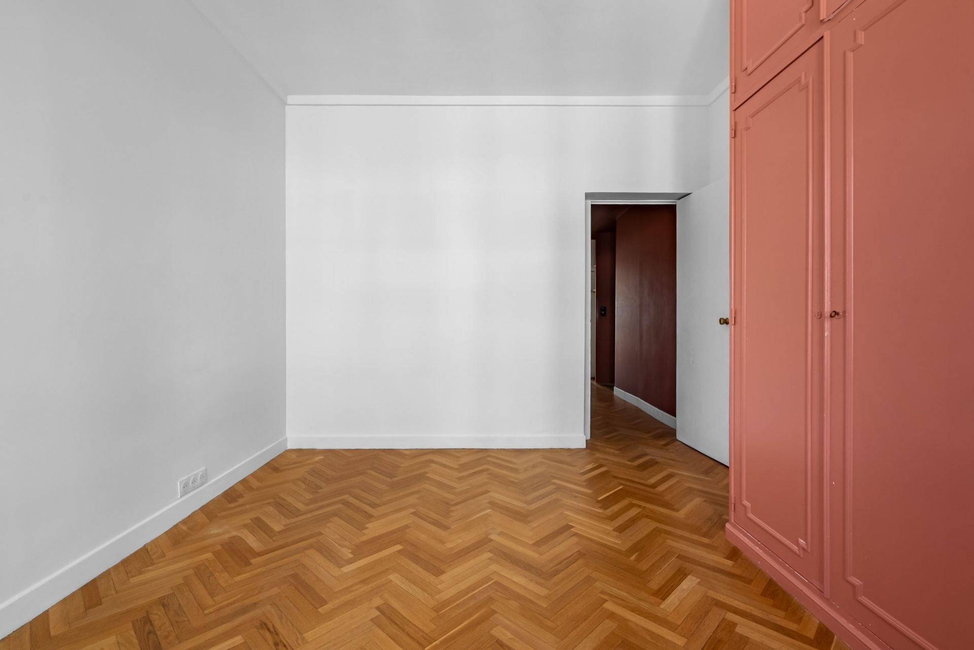 luxury apartment 5 Rooms for sale on MARSEILLE (13008)