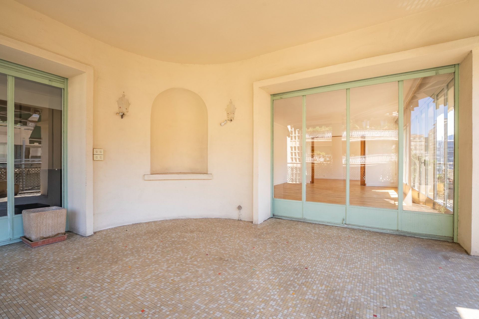 luxury apartment 5 Rooms for sale on MARSEILLE (13008)