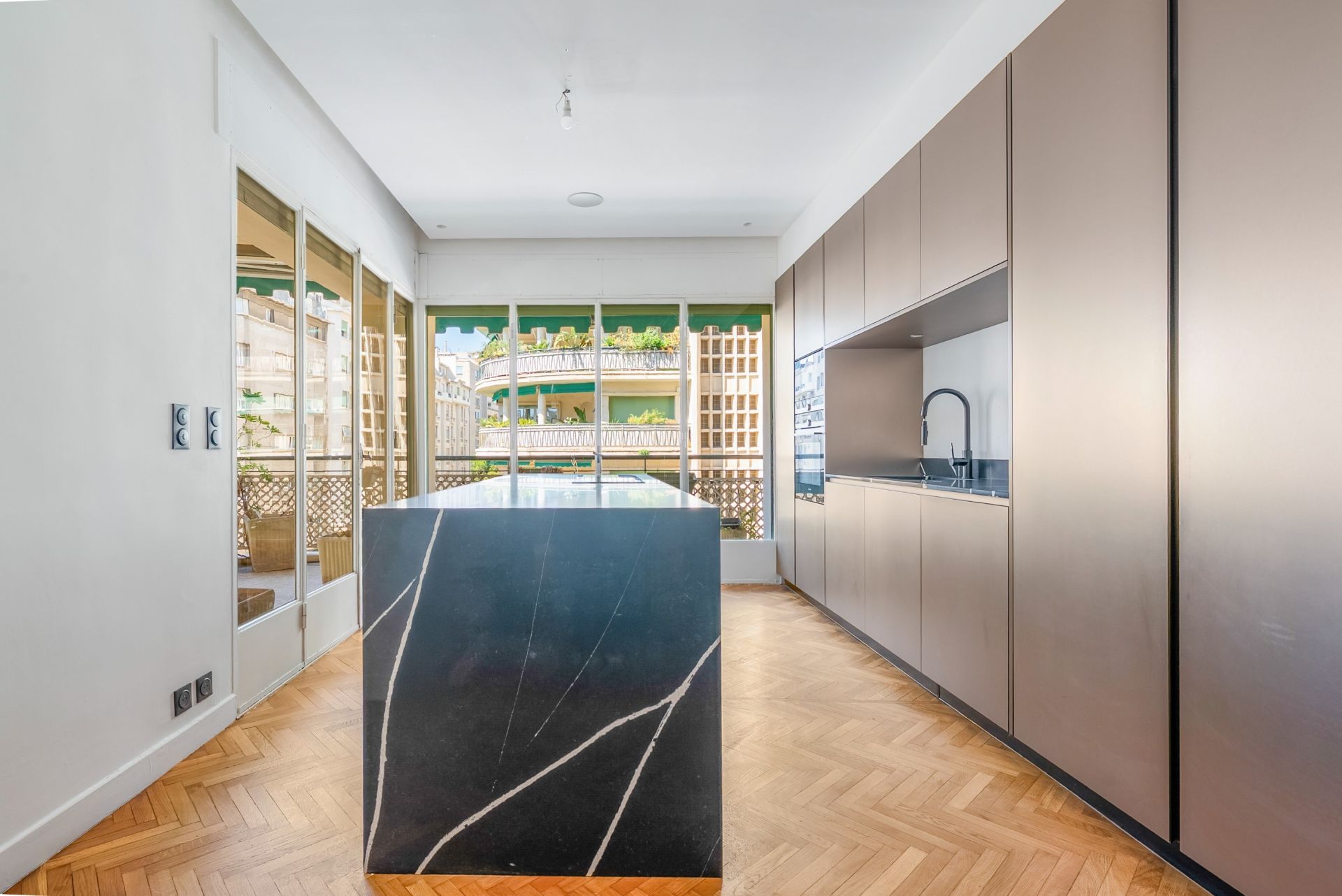 appartement de luxe 4 Pièces en location sur MARSEILLE (13008)