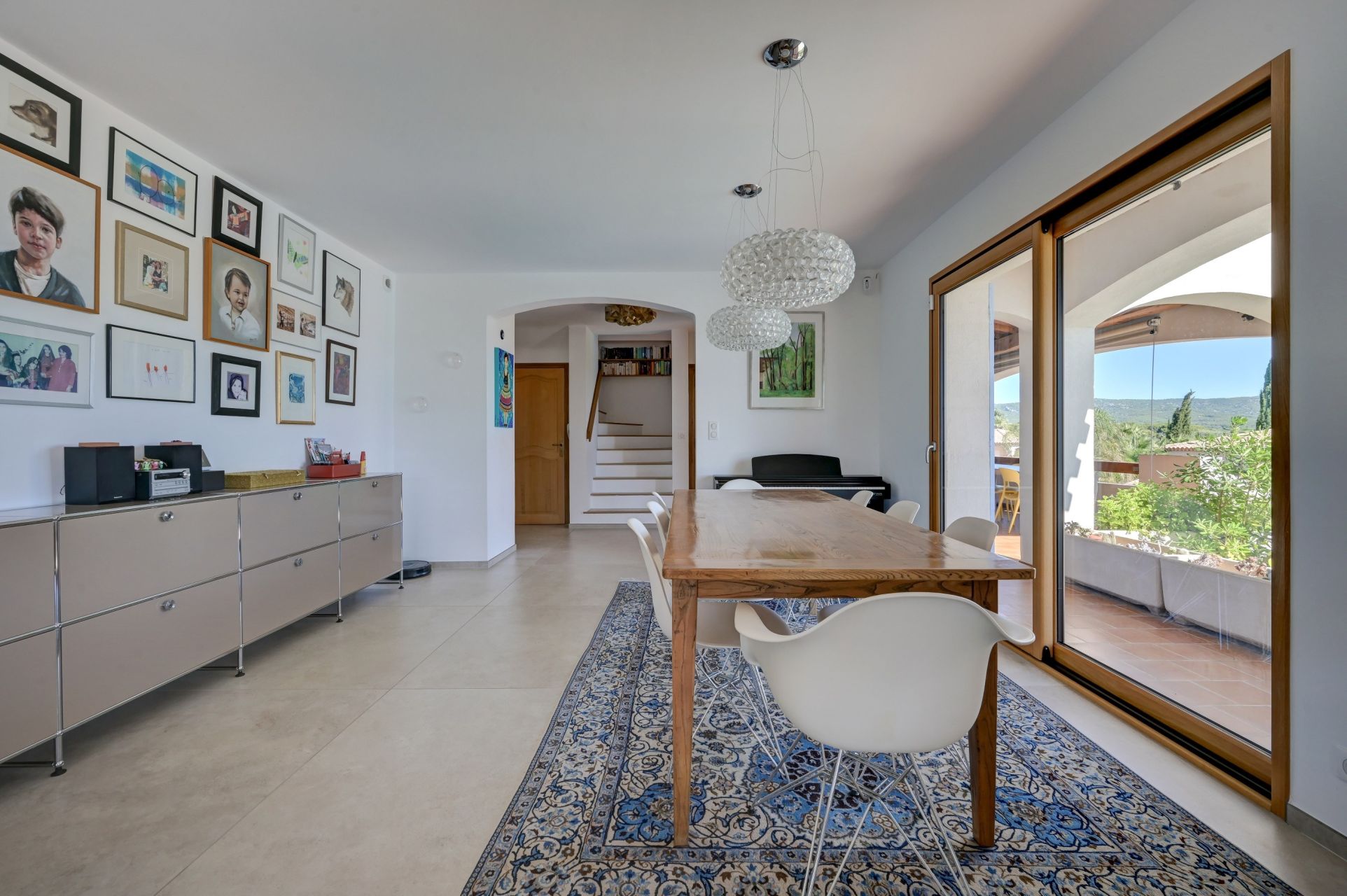 luxury house 5 Rooms for sale on LA CIOTAT (13600)