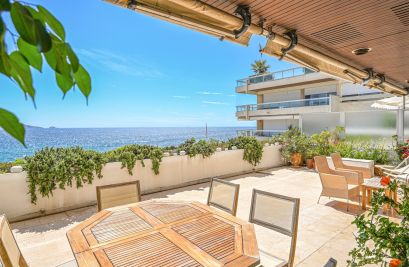 luxury apartment 4 Rooms for sale on MARSEILLE (13007) Sale Marseille 7 Luxury apartment 4 Rooms 137 m²