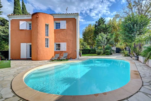 Vente Marseille 8 Maison bourgeoise 5&nbsp;Pièces 170&nbsp;m²