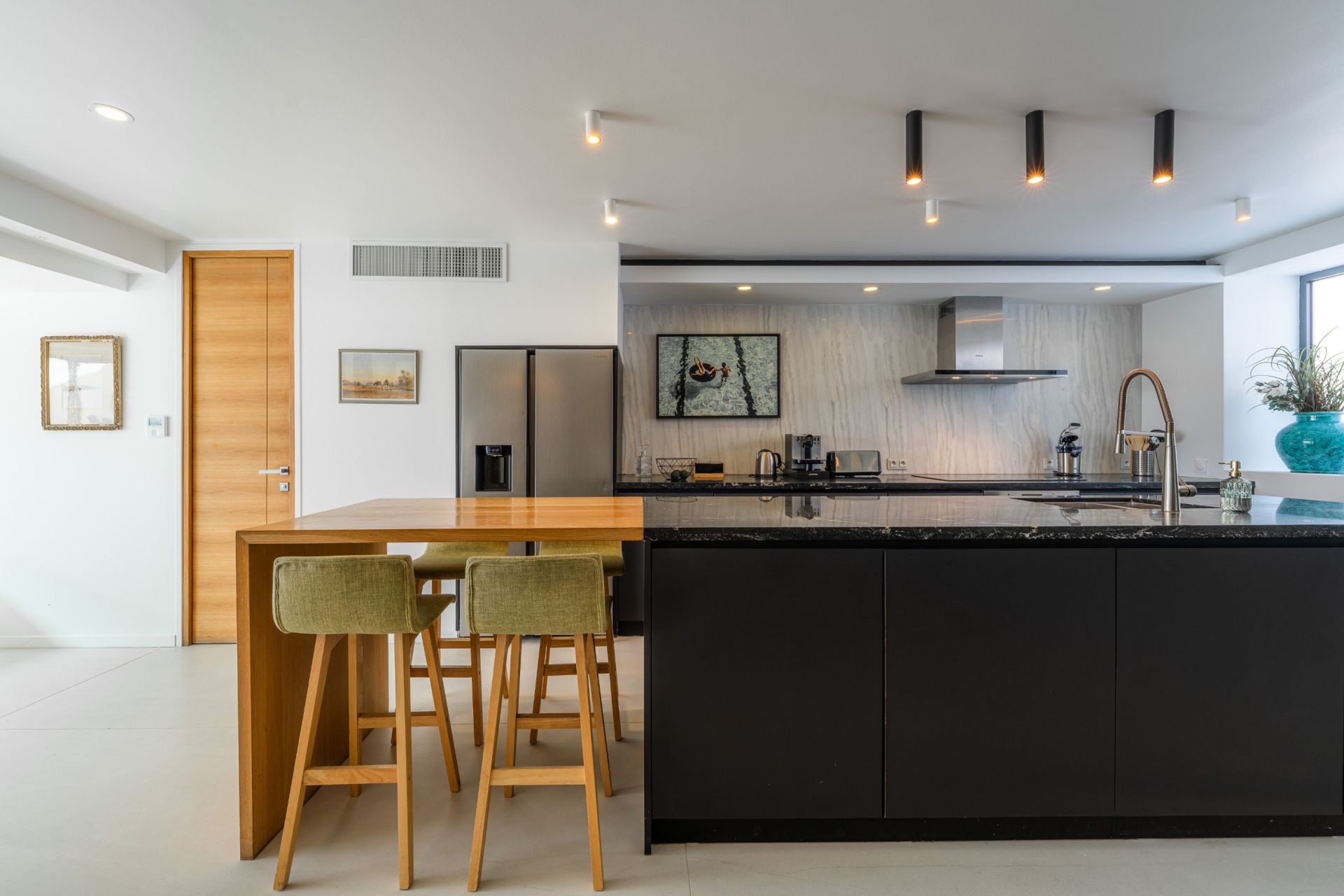 luxury house 6 Rooms for seasonal rent on MARSEILLE (13008)