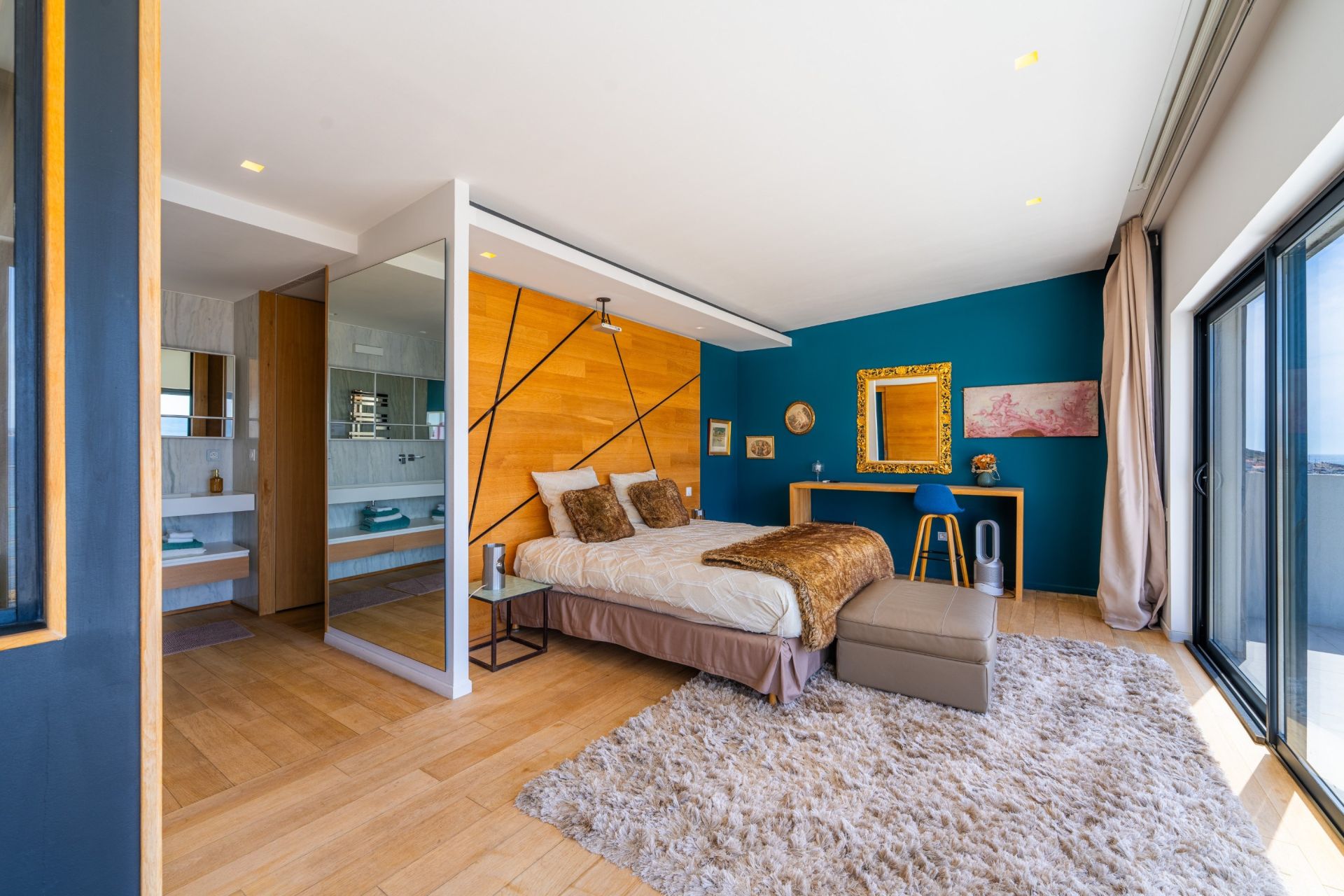 luxury house 6 Rooms for seasonal rent on MARSEILLE (13008)