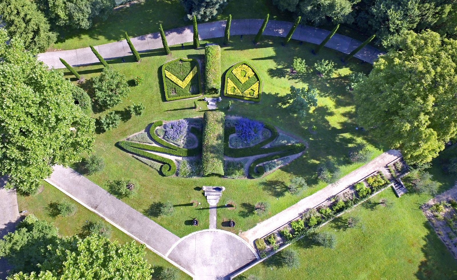 castle 18 Rooms for seasonal rent on MARSEILLE (13011)