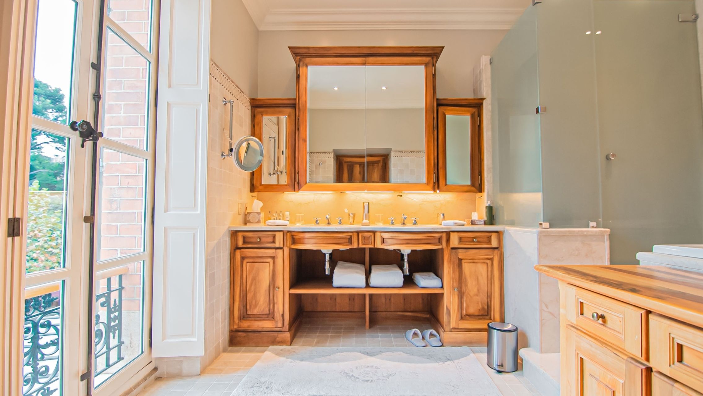 castle 18 Rooms for seasonal rent on MARSEILLE (13011)