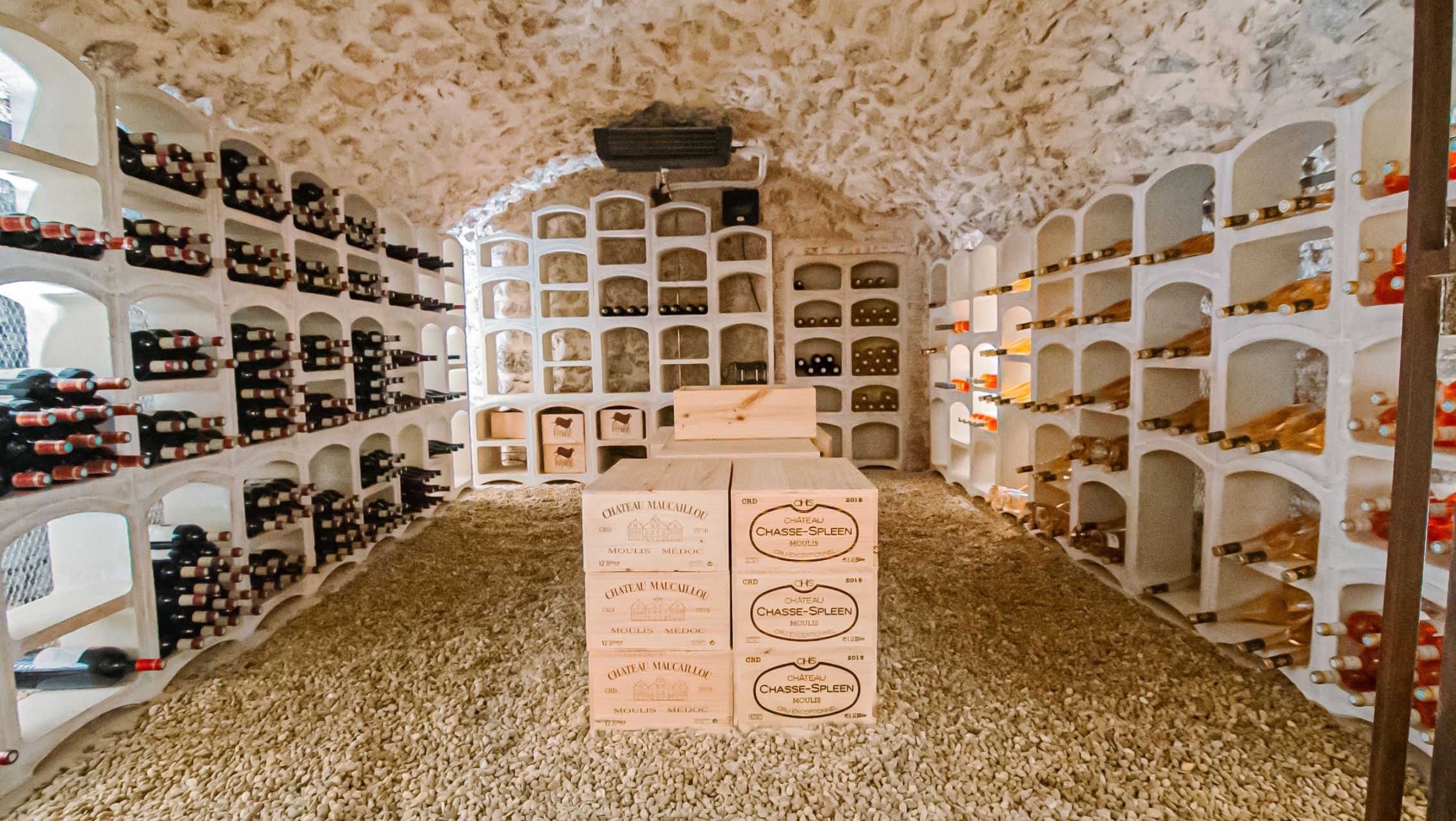 castle 18 Rooms for seasonal rent on MARSEILLE (13011)