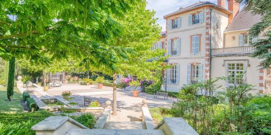 Rental Marseille 11 Castle 18 Rooms 1000 m²