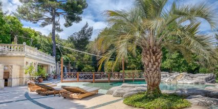 castle 18 Rooms for seasonal rent on MARSEILLE (13011)