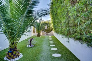 luxury villa 5 Rooms for sale on LA CIOTAT (13600)