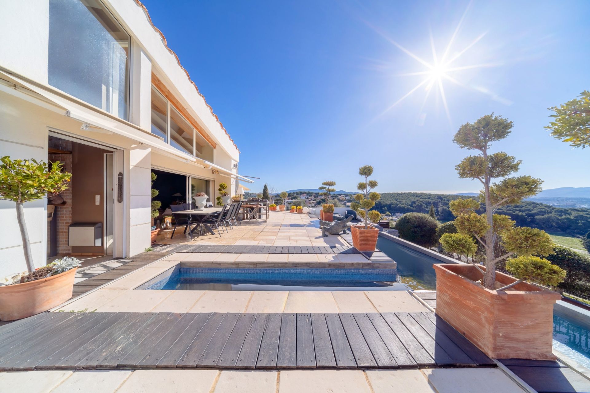 luxury house 6 Rooms for sale on CHATEAU GOMBERT (13013)
