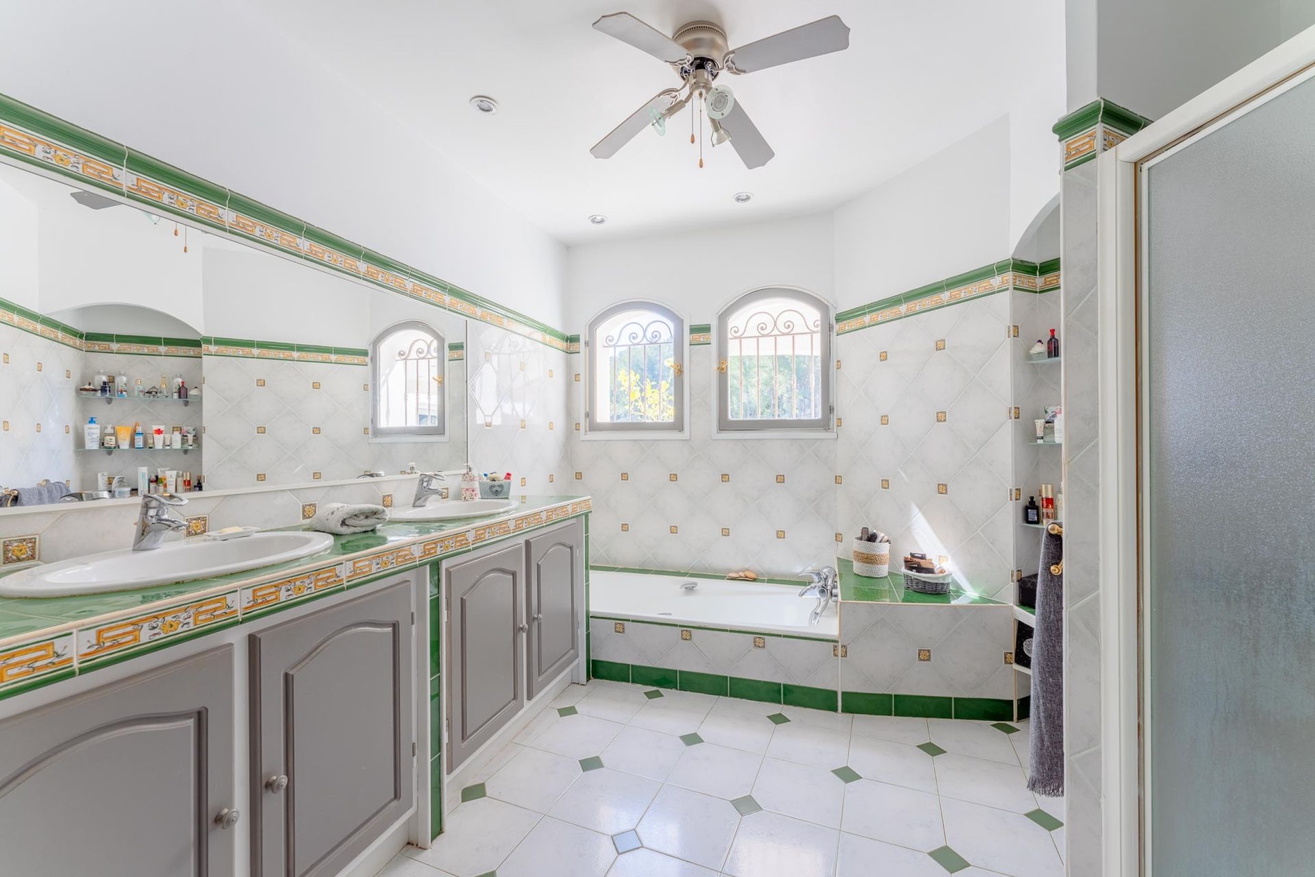 maison de luxe 7 Pièces en vente sur ST CYR SUR MER (83270)