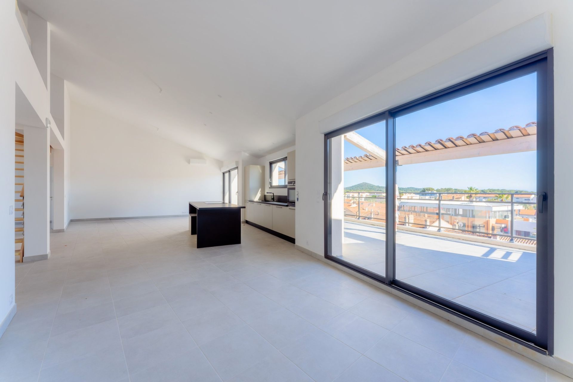 appartement de luxe 4 Pièces en vente sur LA LONDE LES MAURES (83250)