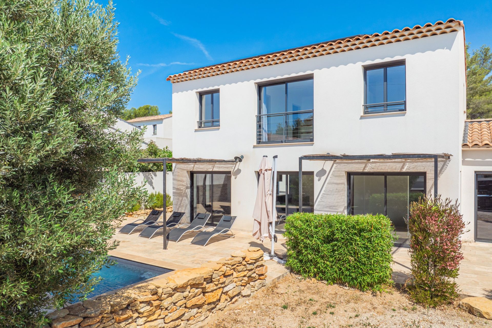 luxury house 5 Rooms for sale on LA CIOTAT (13600)