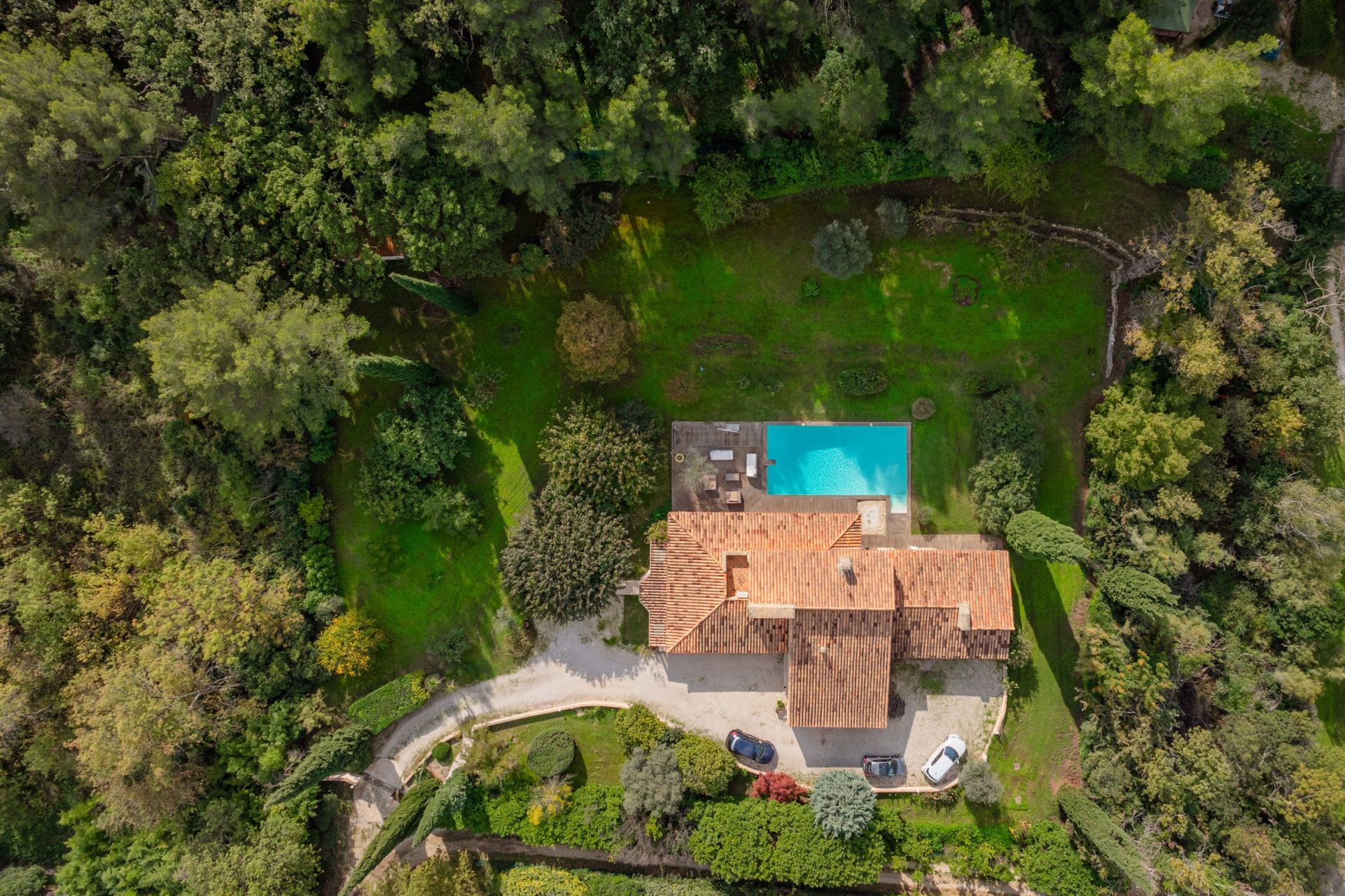 luxury house 9 Rooms for sale on AUBAGNE (13400)